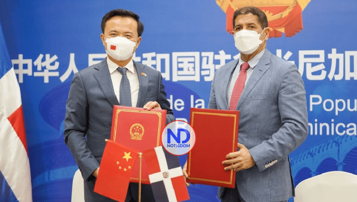 China dona a RD 100 mil dólares para enfrentar la fiebre porcina