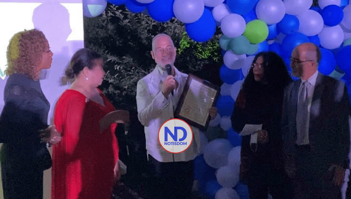 Sully Bonnelly destaca aportes a la industria de la organización «Quisqueya es Moda»