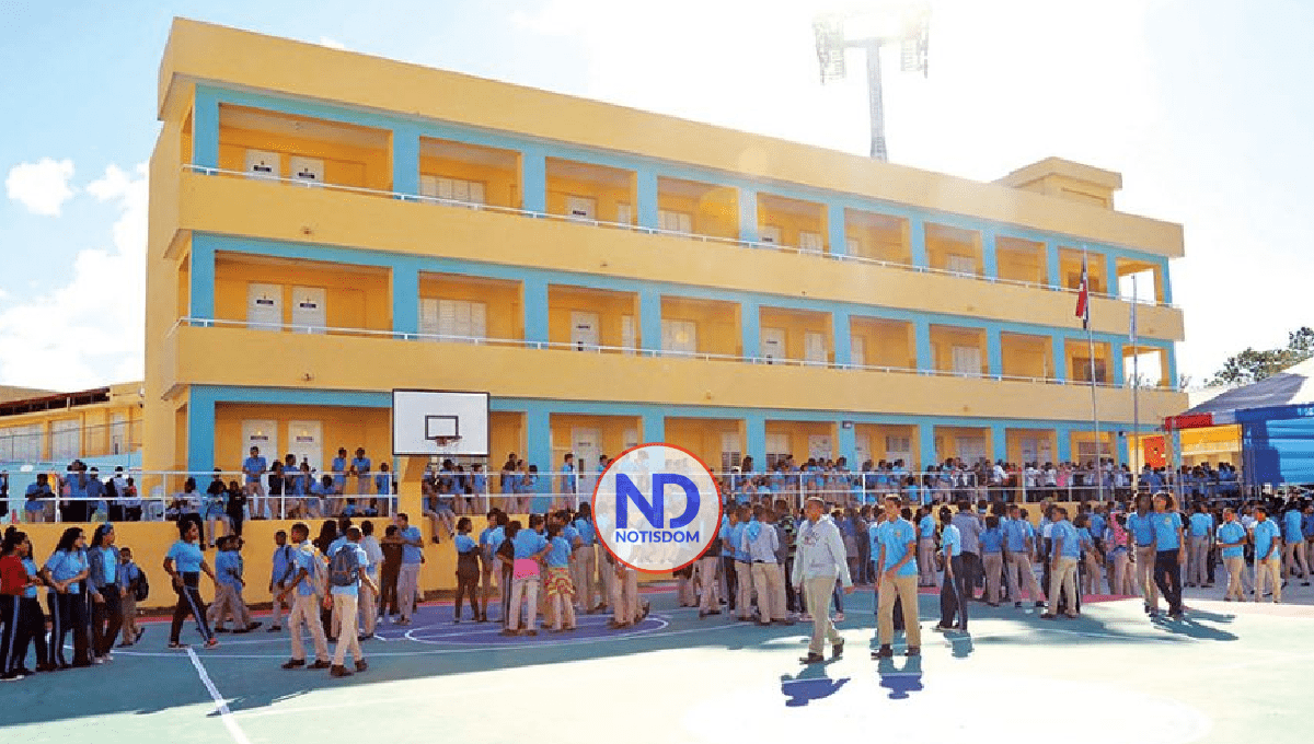 Educación convoca a más de dos millones de estudiantes a clases