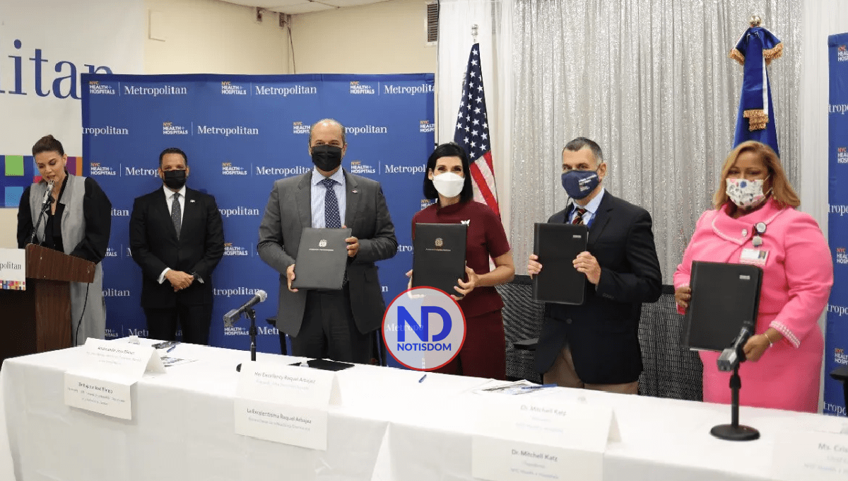 Raquel Arbaje firma acuerdo garantizará atención primaria a dominicanos en NY 2 Raquel Arbaje firma acuerdo garantizará atención primaria a dominicanos en NY