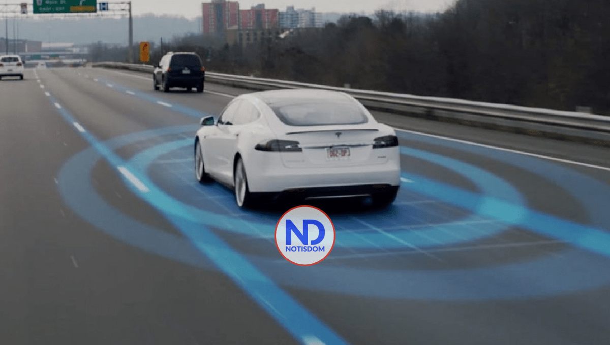 Elon Musk explica cómo detener un Tesla con piloto automático desde el exterior 2 Elon Musk explica cómo detener un Tesla con piloto automático desde el exterior