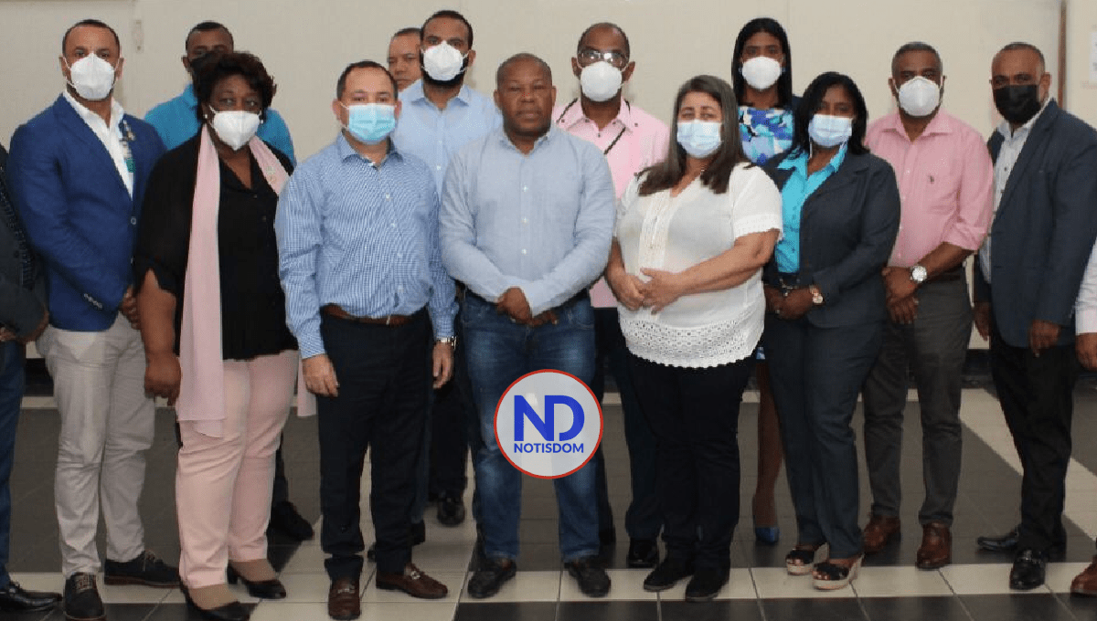 Regidores de Santo Domingo Este respaldan a Adán Peguero