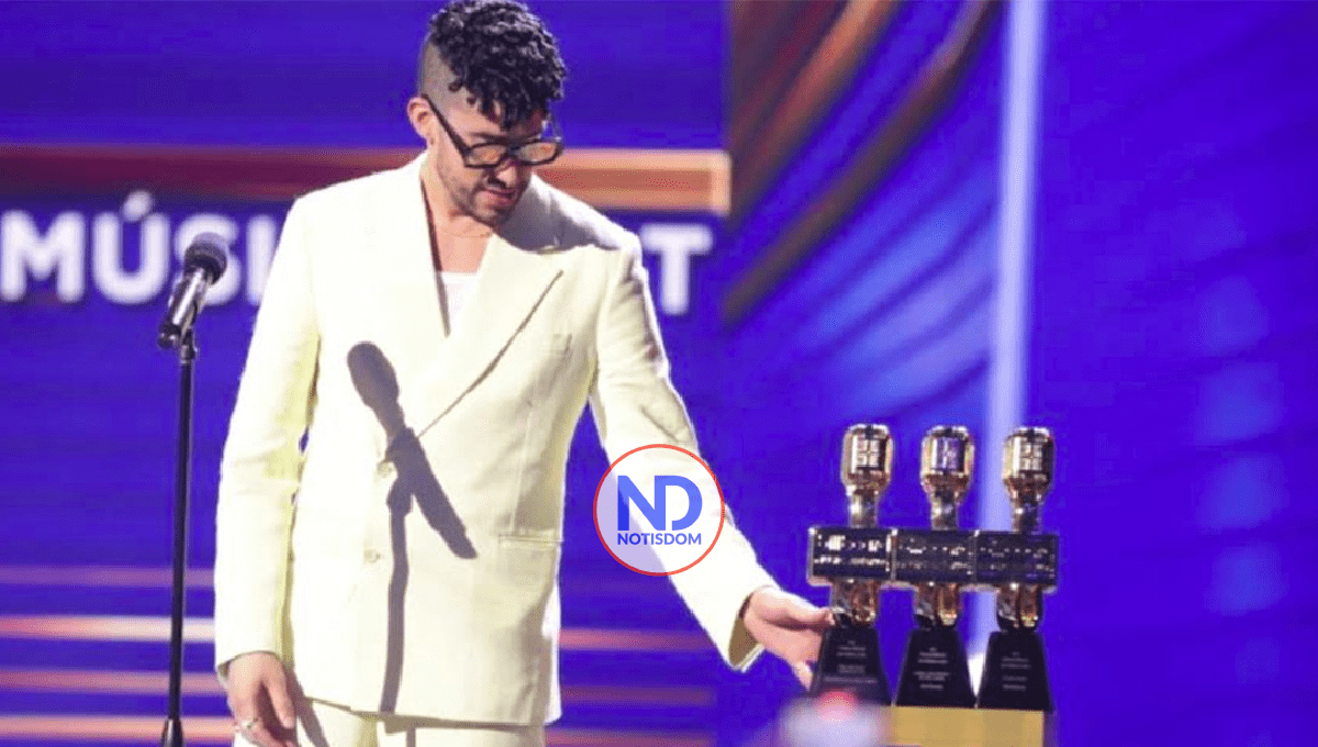 Bad Bunny arrasa en los premios Billboard Latinos y ratifica liderazgo urbano