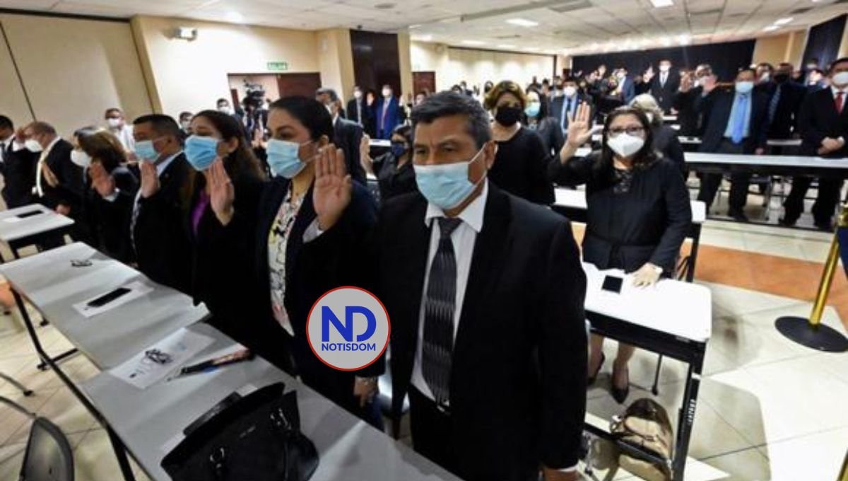 EL SALVADOR: Juez denuncia la destitución todos los magistrados