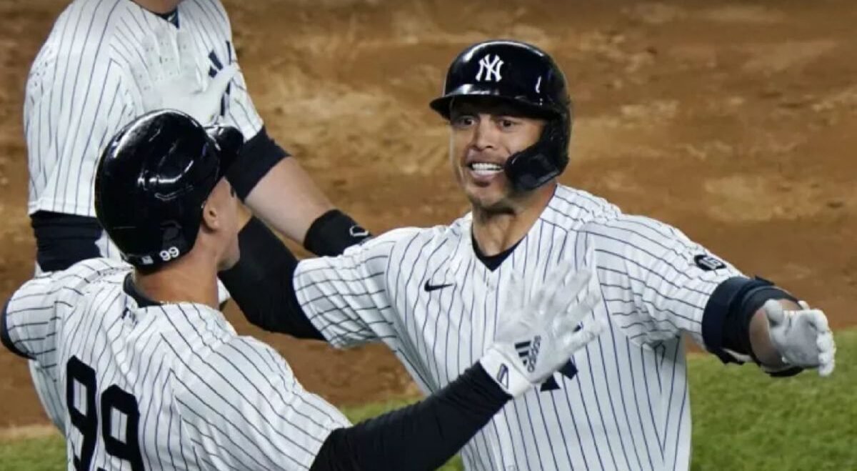 Stanton pega grand slam y los Yanquis ganan terreno por el comodín 2 Stanton pega grand slam y los Yanquis ganan terreno por el comodín