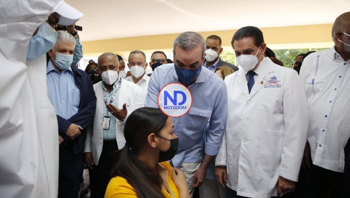 La RD inicia vacunación contra la COVID-19 de miles de alumnos