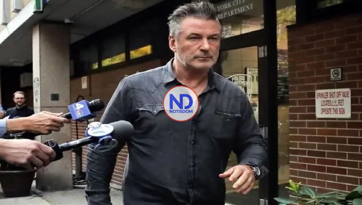 Alec Baldwin fue avisado de que pistola no tenía balas 2 Alec Baldwin fue avisado de que pistola no tenía balas