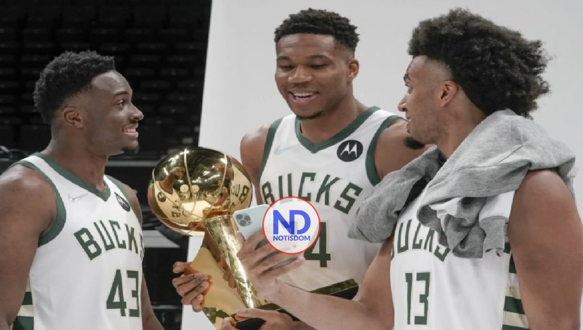 Bucks inician defensa de su título tras breve vacación 2 Bucks inician defensa de su título tras breve vacación