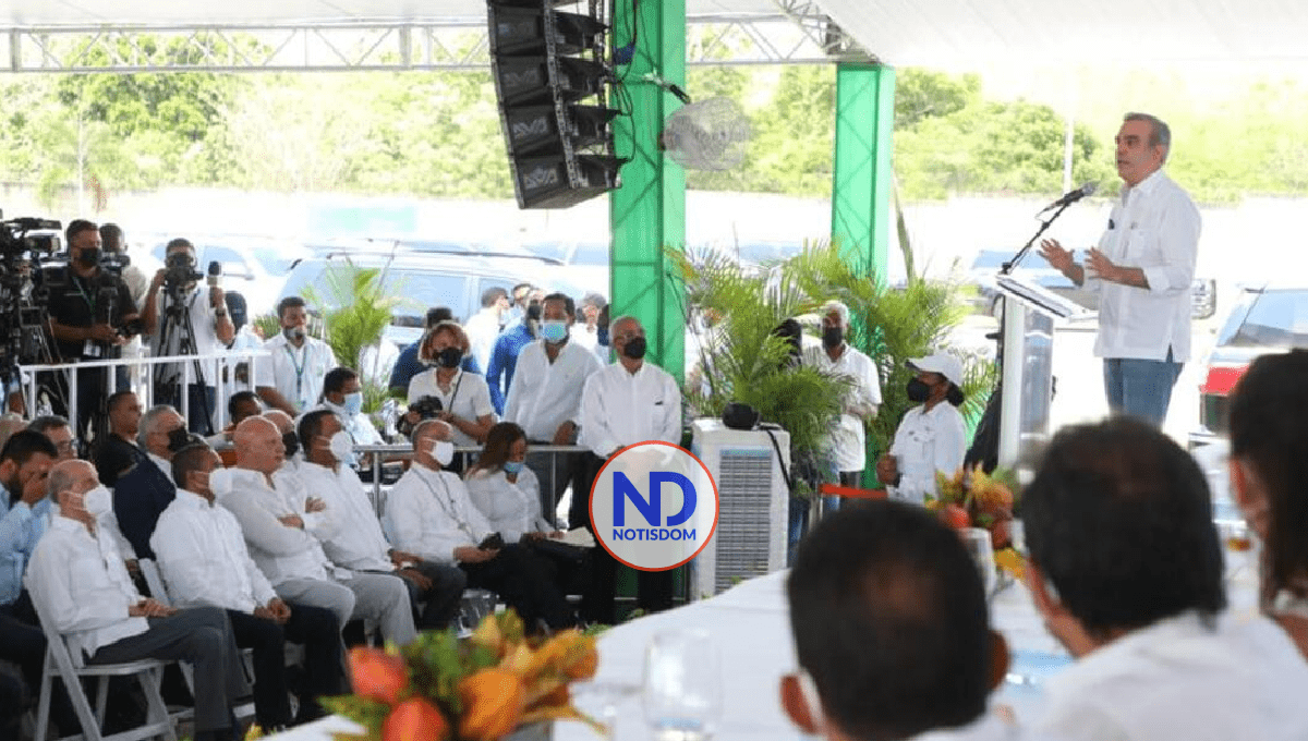 Abinader dispone acciones para desarrollar y expandir la industria del cacao