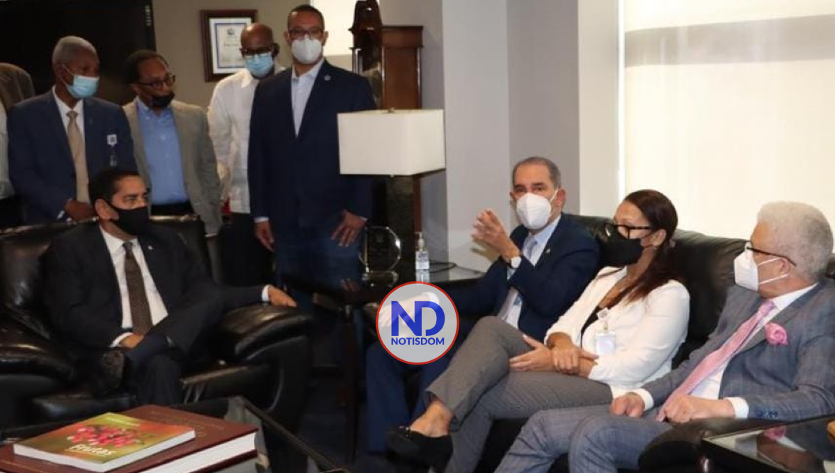 Ministro de Educación Superior RD visita al cónsul dominicano en Nueva York