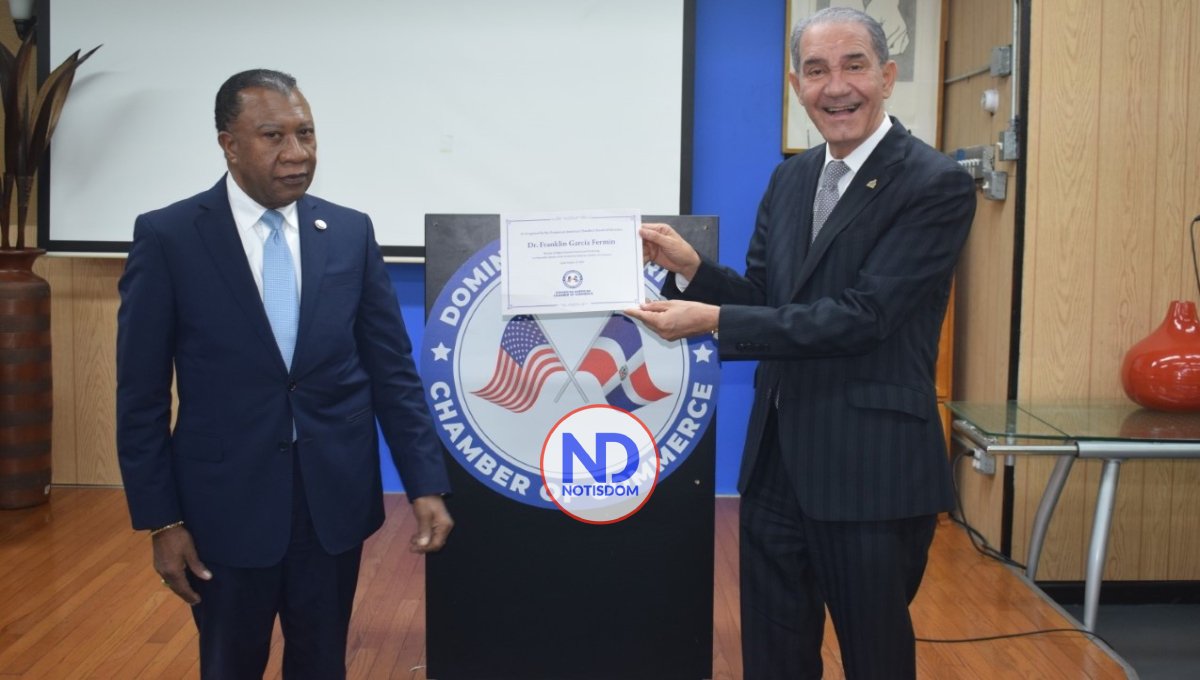 Ministro MESCyT visita al presidente de la Cámara de Comercio Domínico Americana