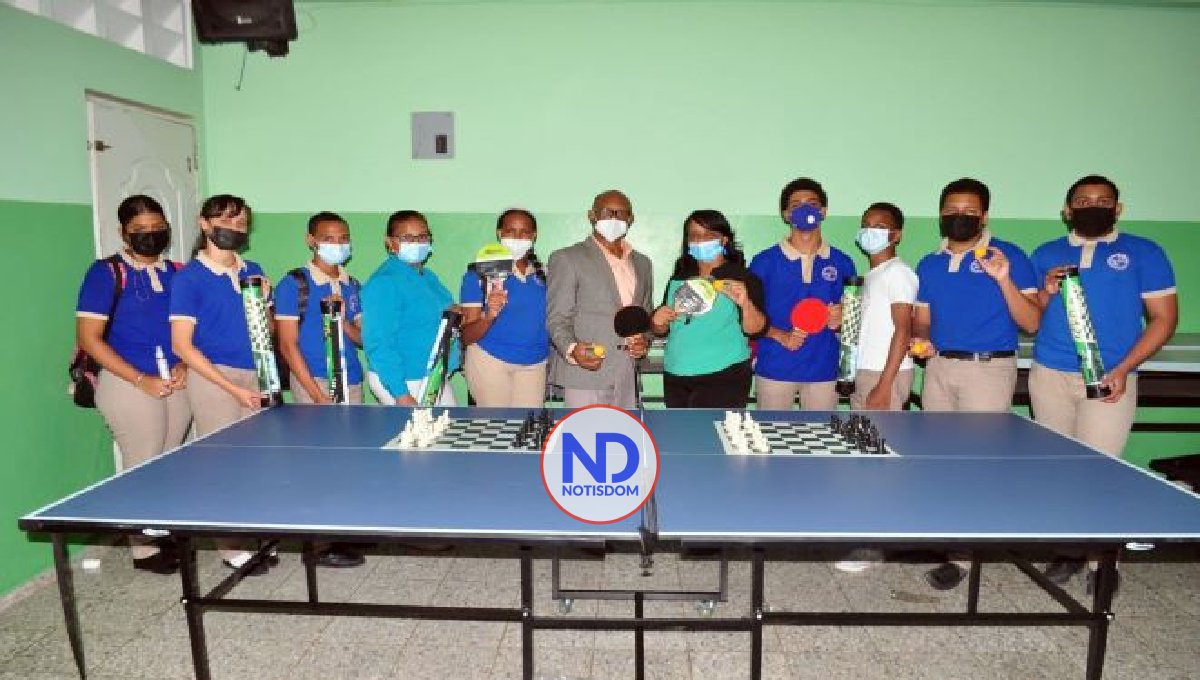 INEFI entrega utilería deportiva a «Liceo Educación para Pensar» 2 INEFI entrega utilería deportiva a «Liceo Educación para Pensar»