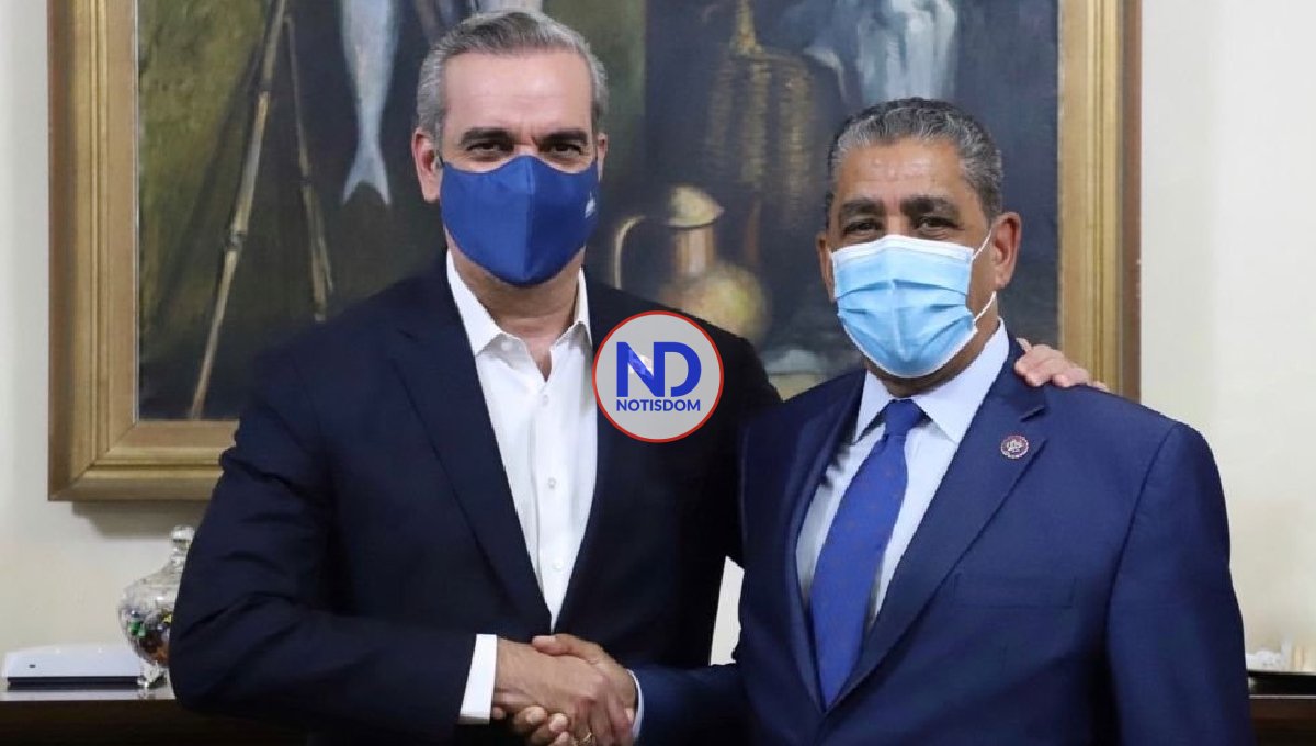 Adriano Espaillat sugiere rebajar sueldos a diplomáticos RD