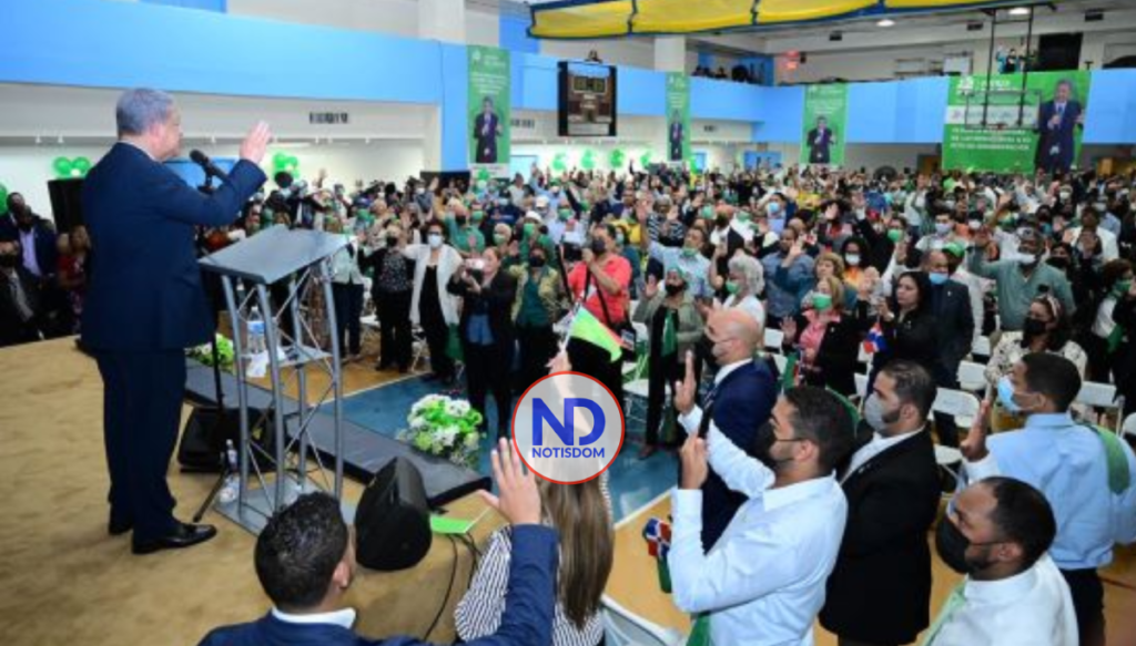 Leonel en NY Leonel concluye periplo en EEUU con nuevas juramentaciones en la Fuerza del Pueblo