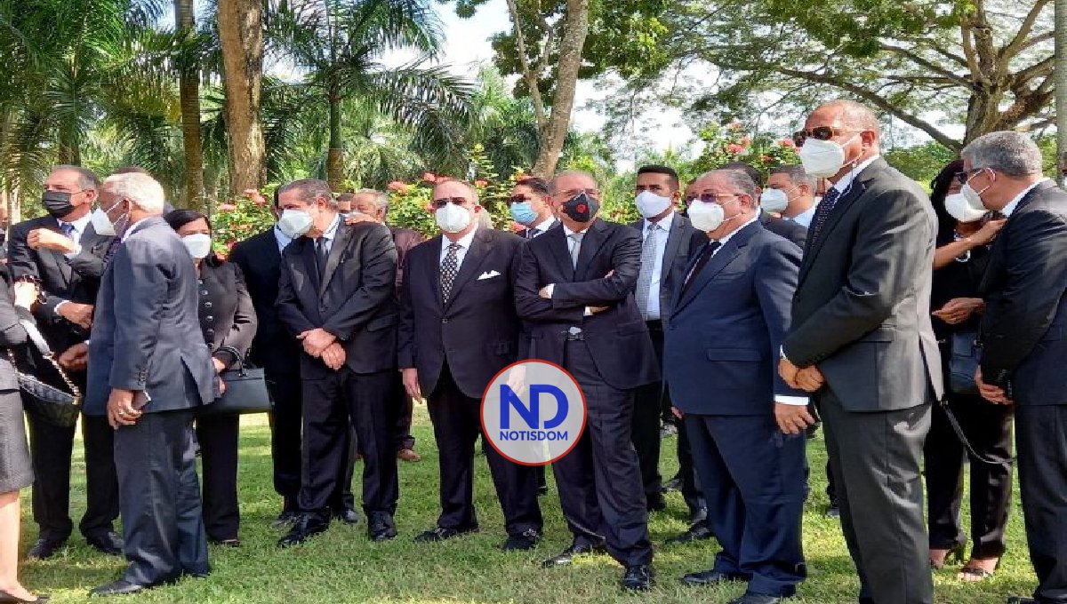 Alta dirigencia del PLD espera en el cementerio restos de Reinaldo Pared Pérez