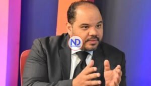 Advierten policías ni militares pueden pedir tarjeta vacunación