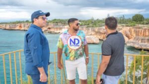 Romeo Santos se interesa por proyectos turísticos de Pedernales