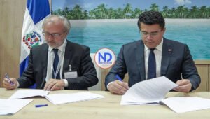 RD suscribe acuerdos turísticos durante feria Top Resa