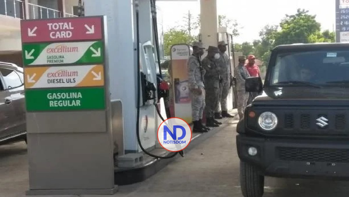 Militares RD retienen vehículos trasegaban gasolina hacia Haití 2 Militares RD retienen vehículos trasegaban gasolina hacia Haití