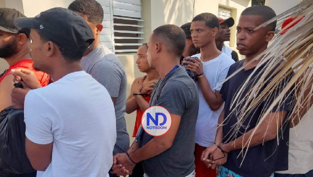 Zozobra embarcación que iba a PR; hay más de 19 desaparecidos