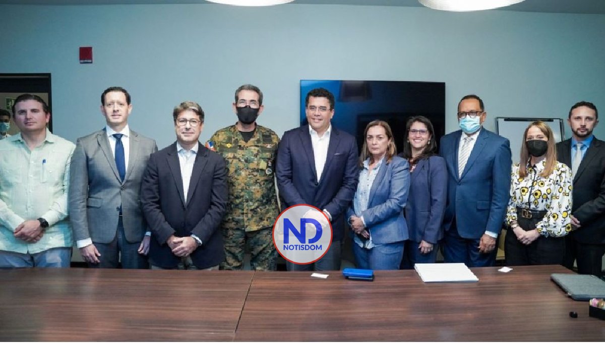 Uber acuerda registrarse como empresa de transporte en RD