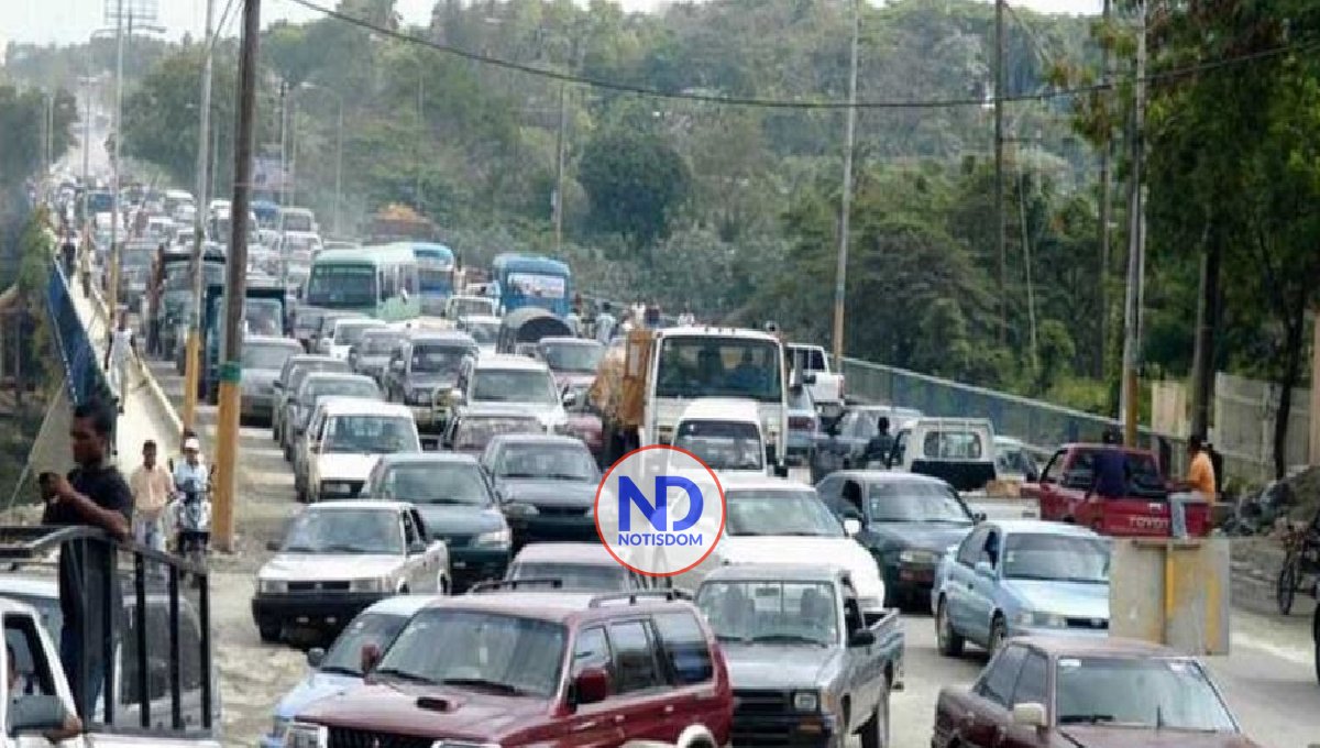 Largos taponamientos y caos en tránsito del Gran Santo Domingo