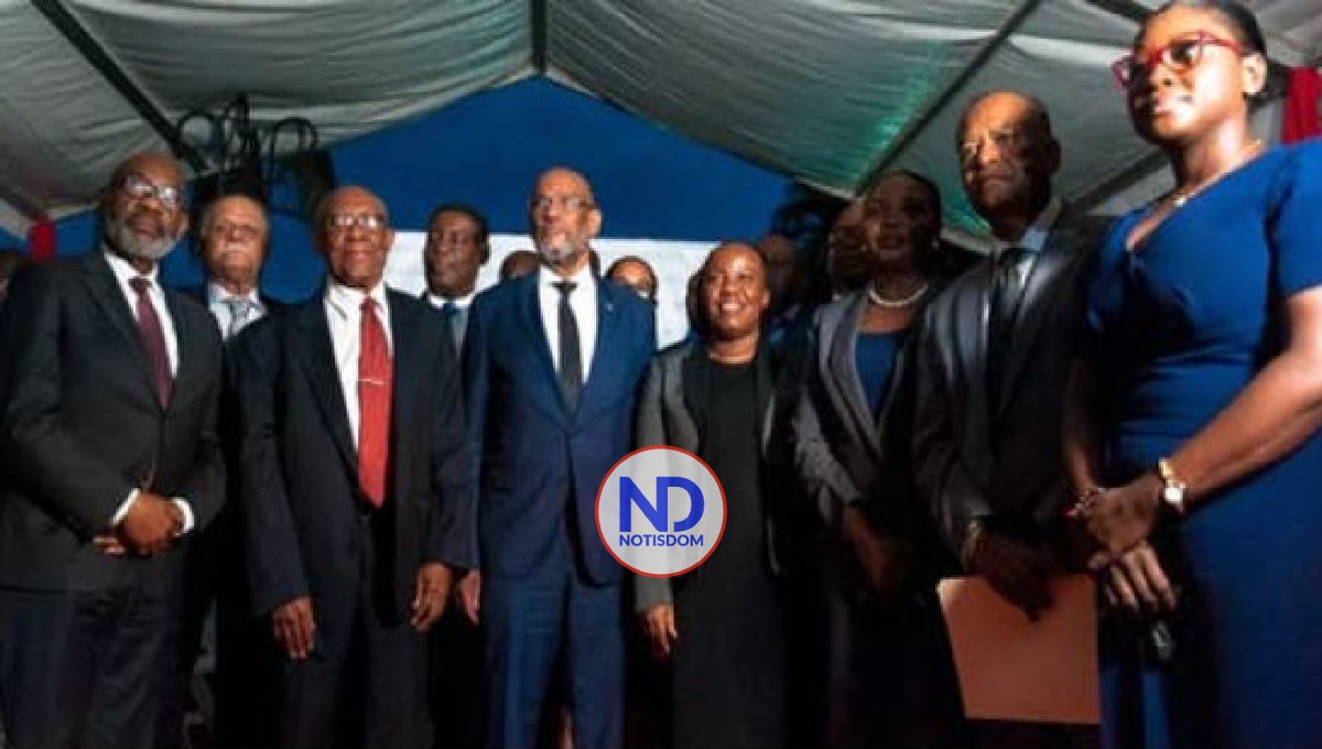 Instalan nuevo gabinete luego de intensas negociaciones