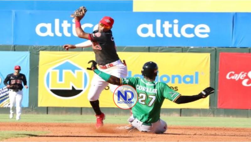 Estrellas vencen a los Leones y asumen liderato torneo de beisbol