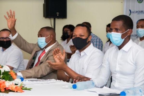 MORRISON 1 País Posible juramenta a líderes comunitarios de Villa Altagracia