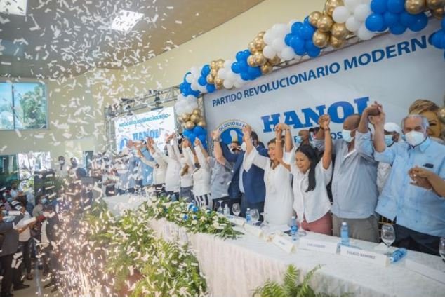 Alcaldesa de San Juan, Hanoi Sánchez, se juramenta en el PRM 4 MULTITUD 1 Alcaldesa de San Juan, Hanoi Sánchez, se juramenta en el PRM