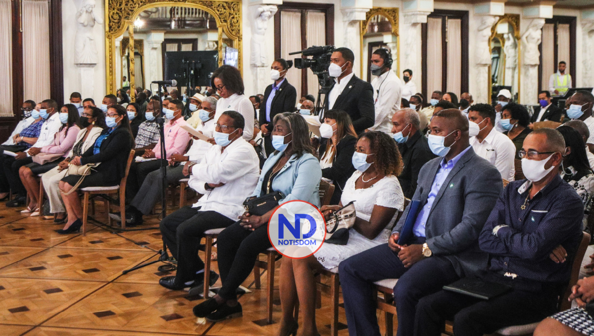 Presidente Abinader recibe 114 juntas de vecinos de El Seibo y dispone soluciones 2 Presidente Abinader recibe 114 juntas de vecinos de El Seibo y dispone soluciones