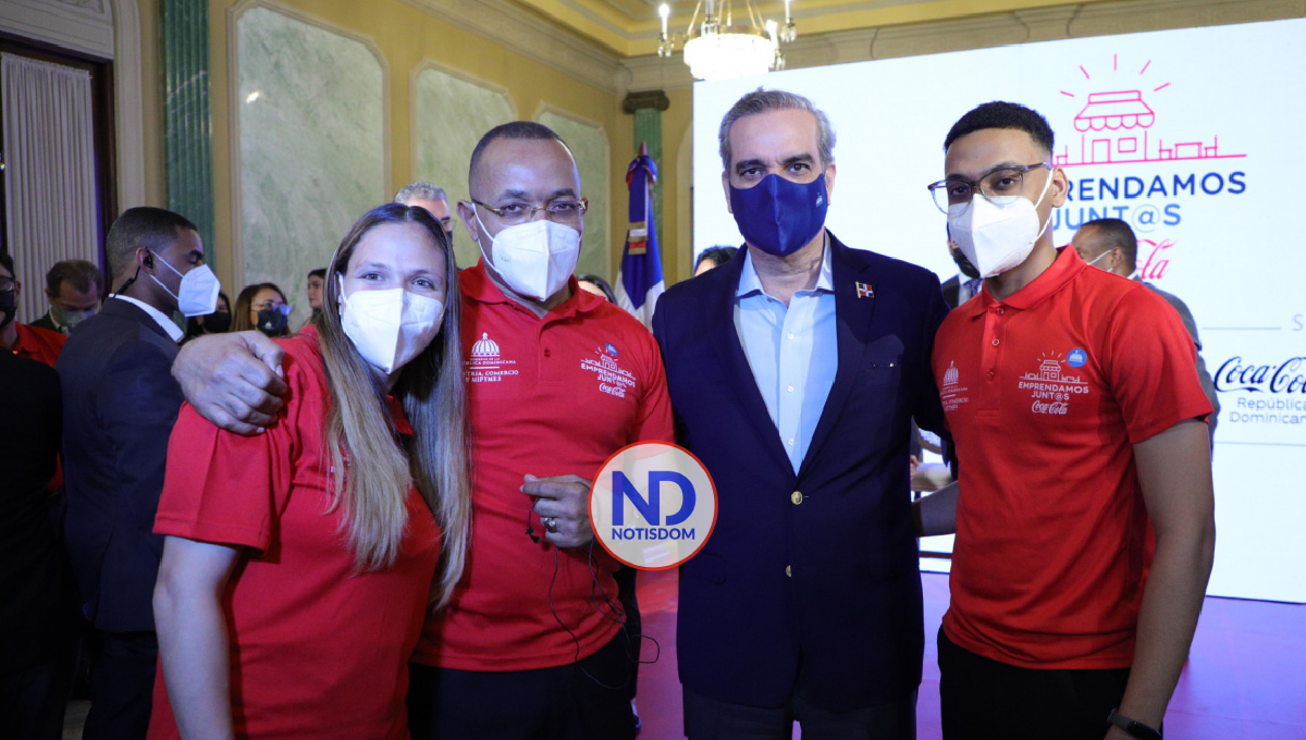 Gobierno y Coca-Cola darán apoyo a 10,000 colmaderos del GSD y Santiago