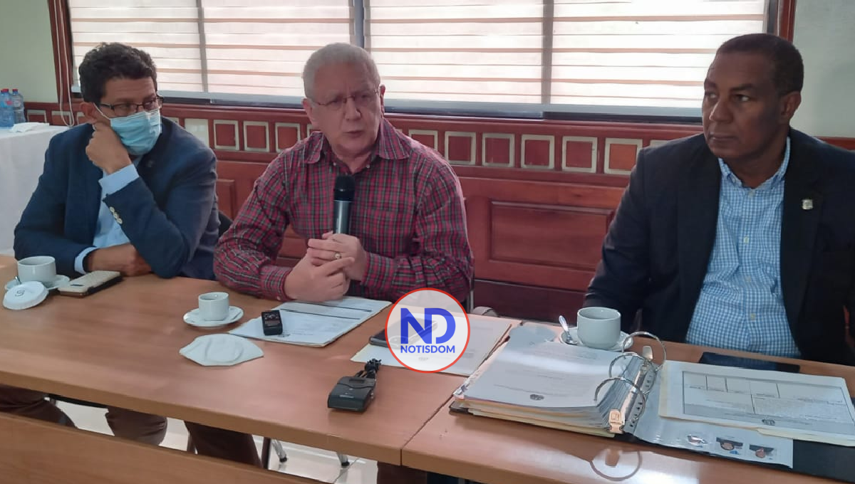 Diputados se reúnen con director del INDEX y tratan creación de más oficinas en el exterior 2 Diputados se reúnen con director del INDEX y tratan creación de más oficinas en el exterior