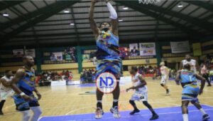 San Martín de Porres derrota al Bancola en basket de La Romana