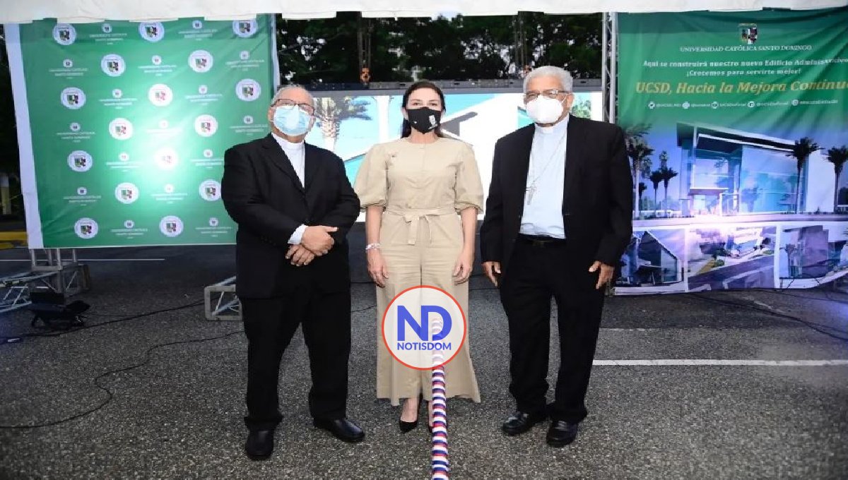 Universidad Católica realiza primer picazo de nuevo edificio administrativo