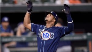 Dominicano Wander Franco firma extensión contrato a US$182 MM