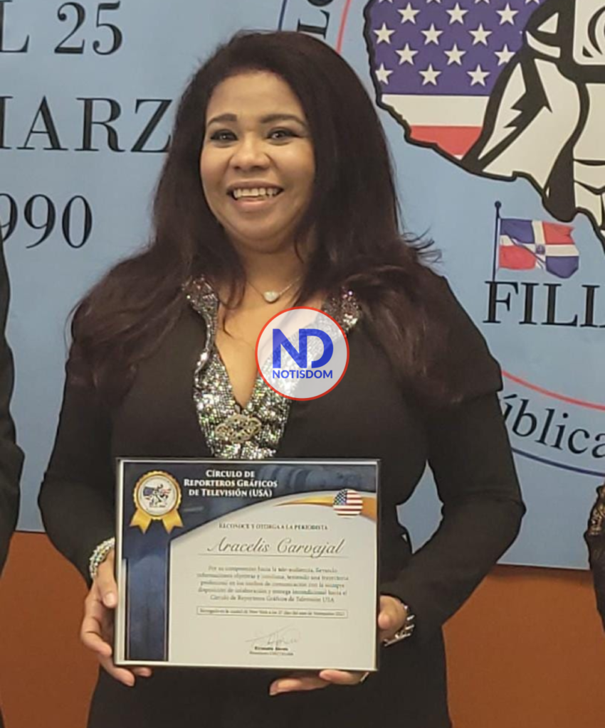 thumbnail IMG 20211128 WA0035 1 ​Reconocen en NY trayectoria de la periodista dominicana Aracelys Carvajal