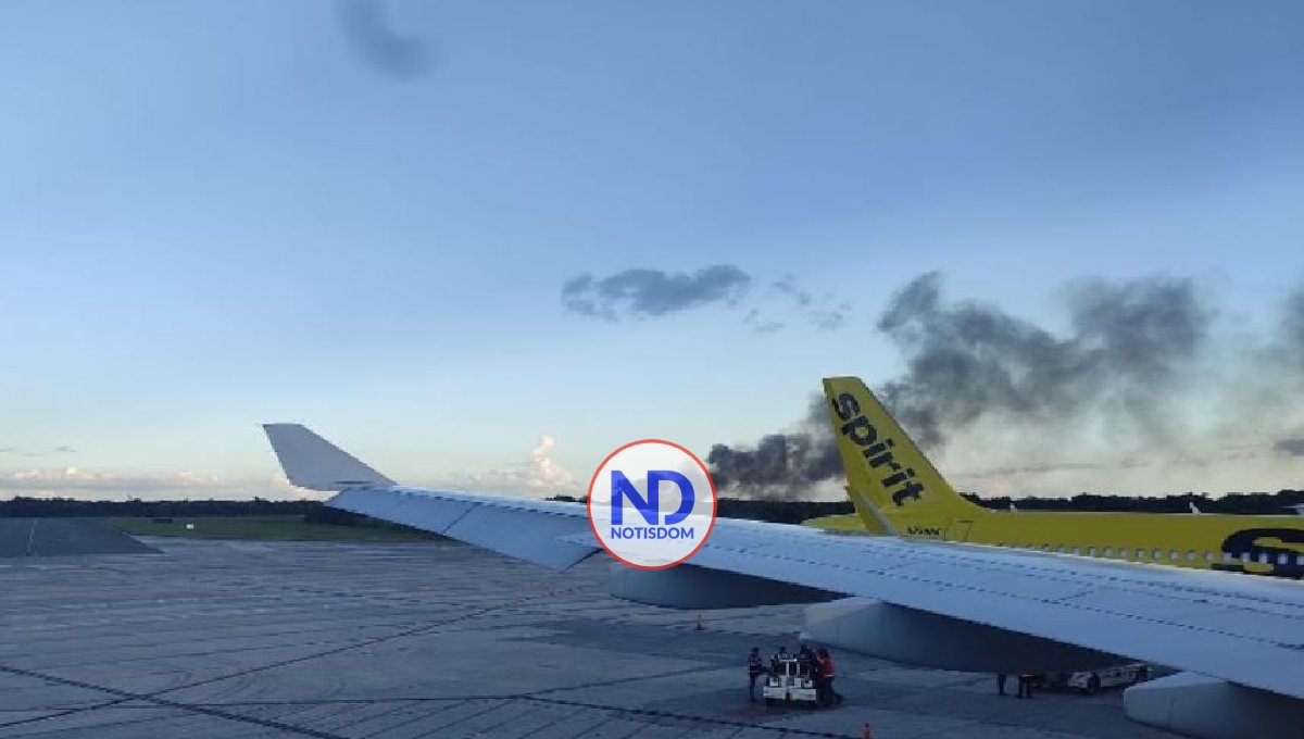 Se observa humareda a uno de los lados de pista aterrizaje del AILA