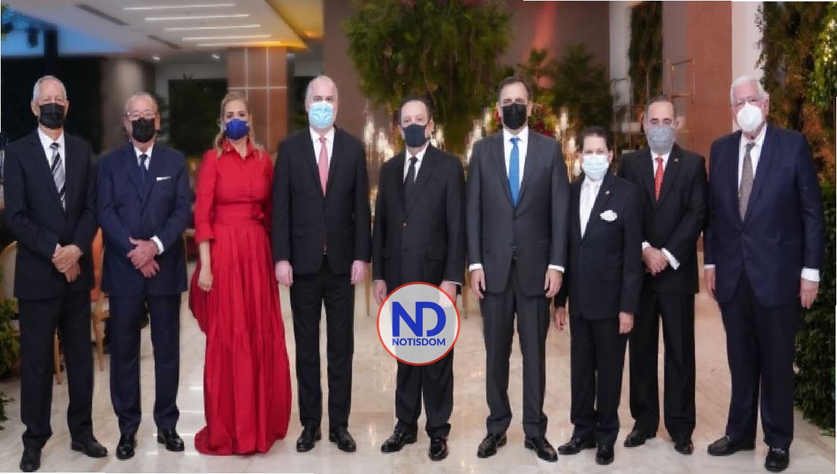 Gobernador BCRD y esposa ofrecen cena en honor de la JM