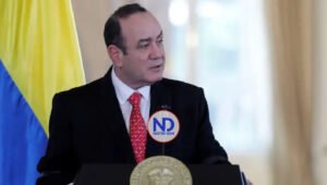 Presidente de Guatemala niega vínculos con corrupción en RD
