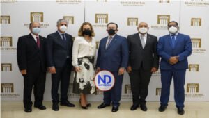 Banco Central premia ganadores Concurso de Arte y Literatura