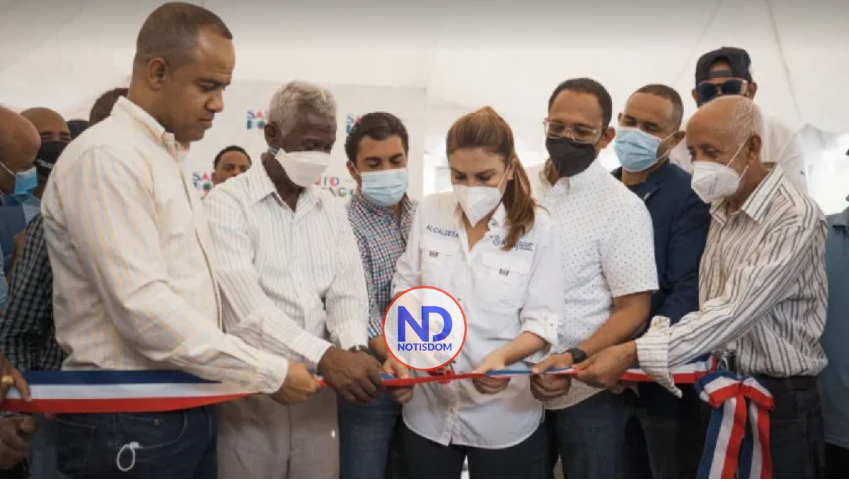 Carolina Mejía inaugura el nuevo Paseo de Agua Dulce en barrio 27 de Febrero