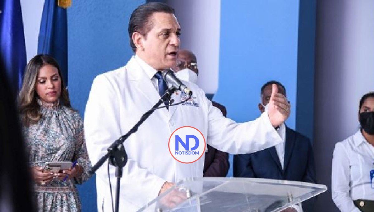 Ministro Salud exhorta población continuar proceso de vacunación