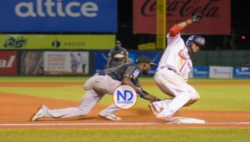 Licey vence Estrellas y empata con las Aguilas; Leones y Toros ganan