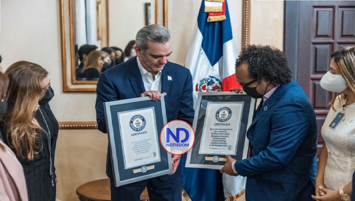Abinader recibe certificaciones de Guinness del record de la bachata