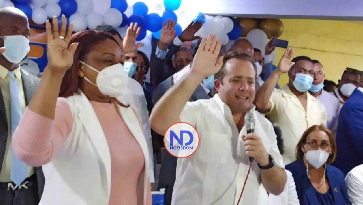 Juramentan en PRM a Esperanza de Dios Ramírez, directora municipal del PLD en Hatillo