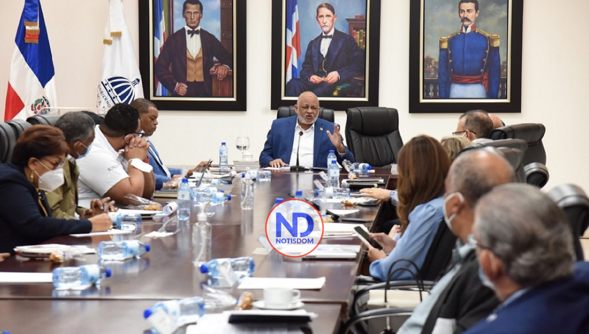 Comisión de Observadores del Concurso Docente reafirma su decisión de renunciar