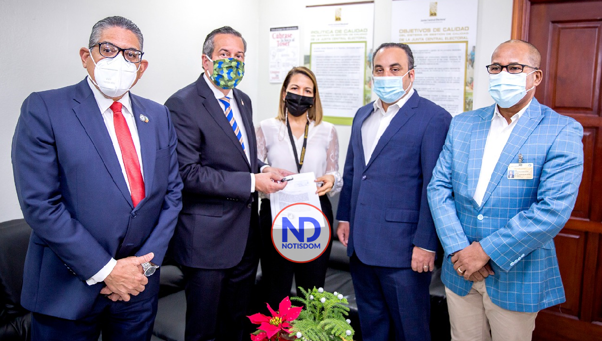 PRM deposita en la JCE padrón con 1.8 millones de militantes