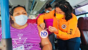 Defensa Civil vacuna a más de 700 mil personas contra Covid-19