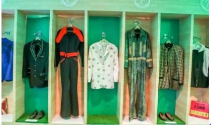 Cerveza Presidente celebró fiesta en homenaje a Johnny Ventura 3 VESTUARIO DE JONNY VENTURA Cerveza Presidente celebró fiesta en homenaje a Johnny Ventura